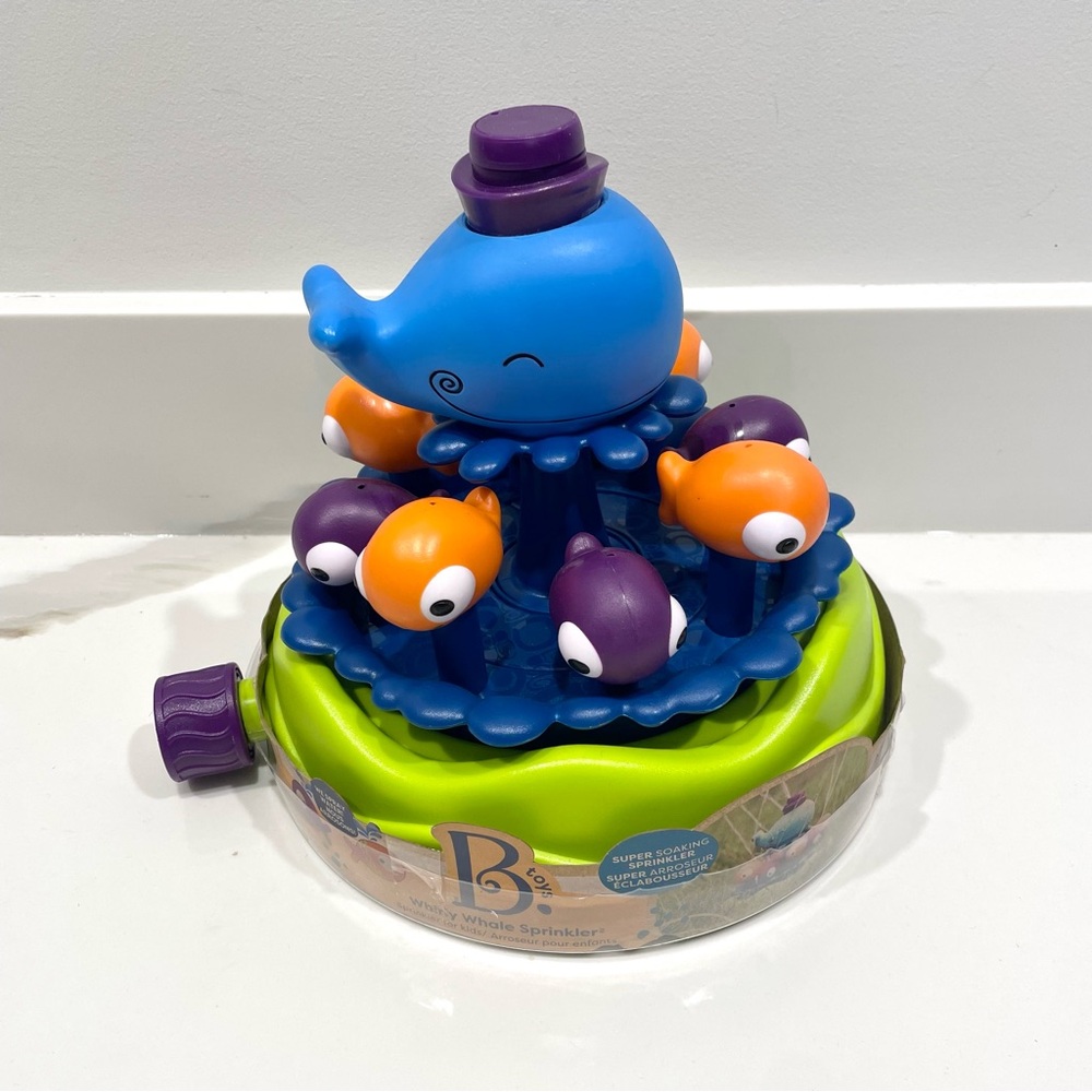 NEW B Toys Whirly Whale Water Sprinkler
